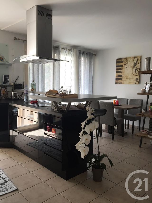 Appartement à louer - 2 pièces - 45.72 m2 - CHAMPAGNE SUR SEINE - 77 - ILE-DE-FRANCE - Century 21 Agence Babut