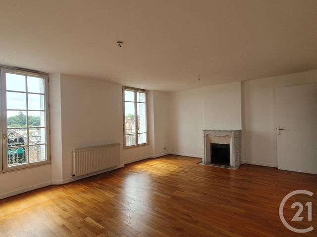 Appartement T4 à louer - 4 pièces - 89.17 m2 - FONTAINEBLEAU - 77 - ILE-DE-FRANCE - Century 21 Agence Babut