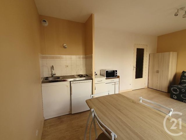 Appartement T1 à louer - 1 pièce - 24.0 m2 - AVON - 77 - ILE-DE-FRANCE - Century 21 Agence Babut