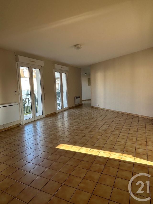 Appartement à louer - 3 pièces - 66.89 m2 - AVON - 77 - ILE-DE-FRANCE - Century 21 Agence Babut